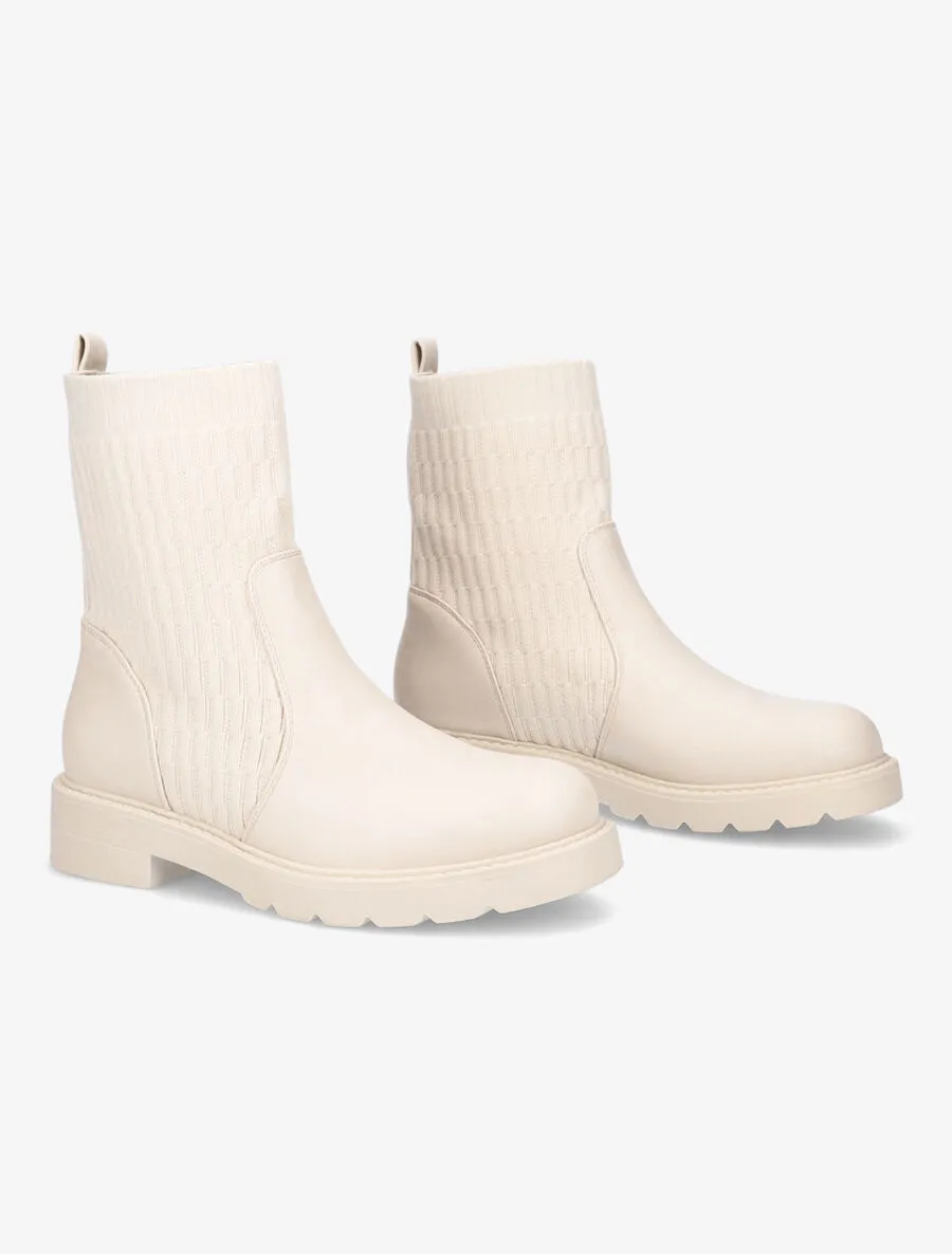 Boots en simili et tissu gaufré - Écru
