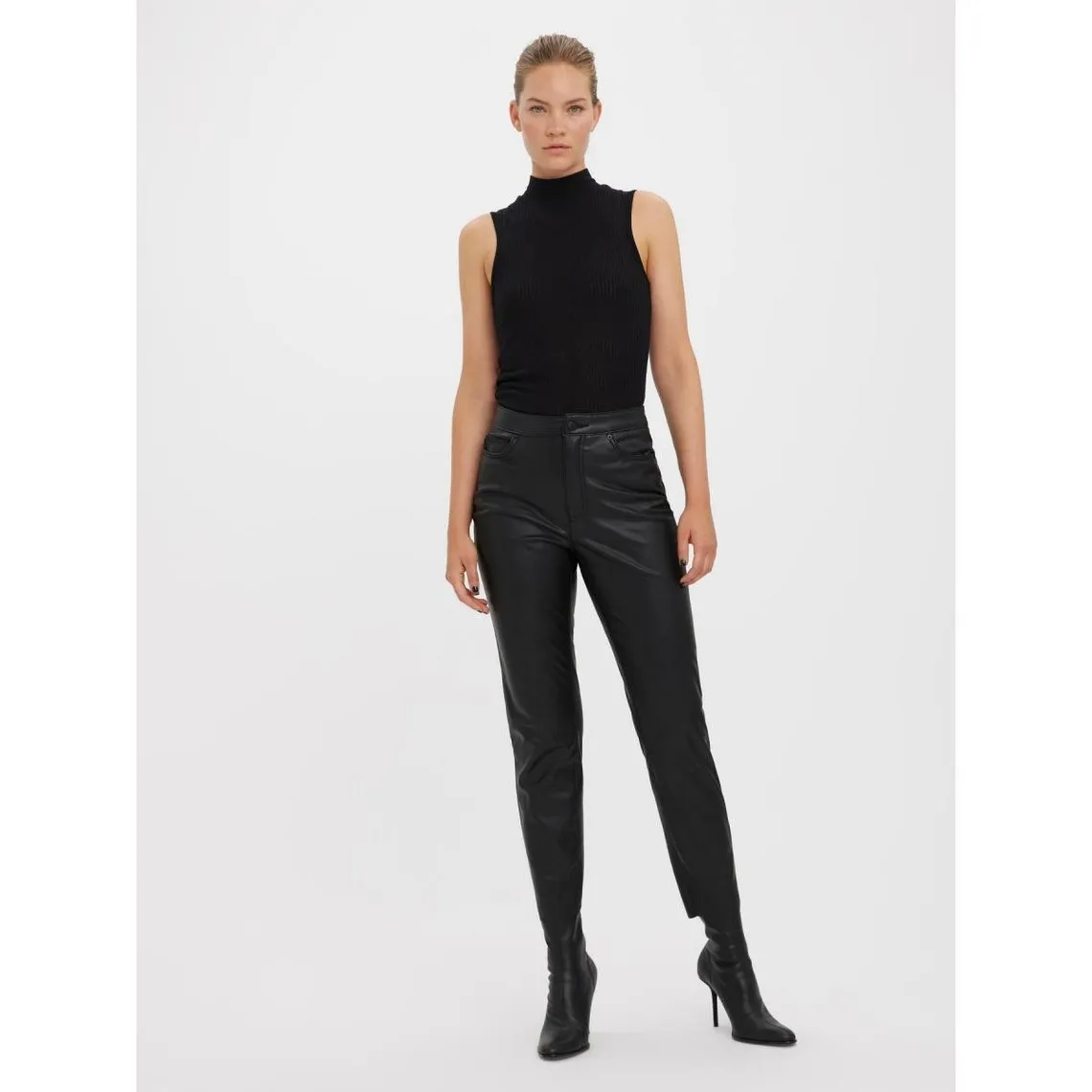 Pantalon 5 poches Straight Fit Taille haute Longueur cheville noir Clara | 3 Suisses