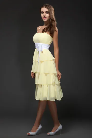 Robe de soirée jaune courte pour mariage avec bretelle fine à volant