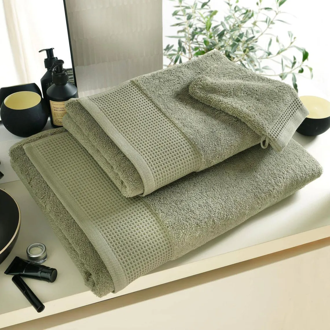 Serviette de toilette épaisse BEESPONGE vert kaki | 3 Suisses